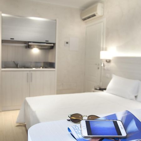 Marina Beach Suite Hotel Римини Экстерьер фото