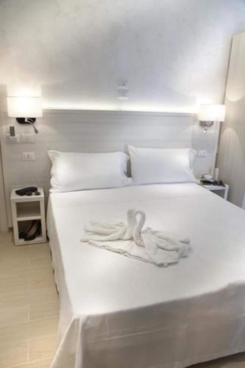 Marina Beach Suite Hotel Римини Экстерьер фото
