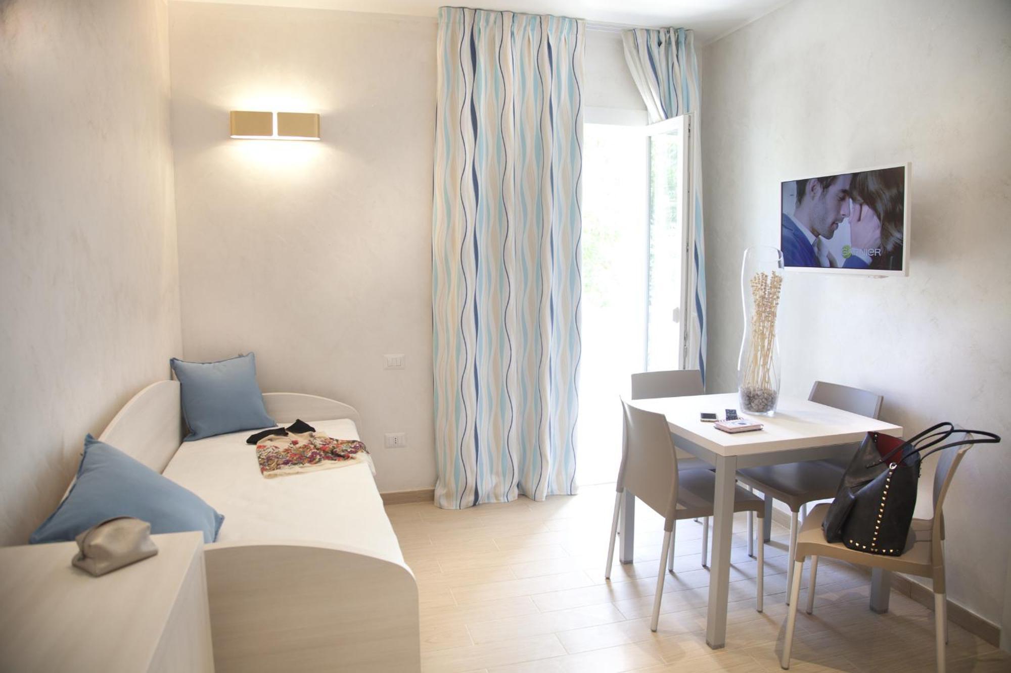 Marina Beach Suite Hotel Римини Экстерьер фото