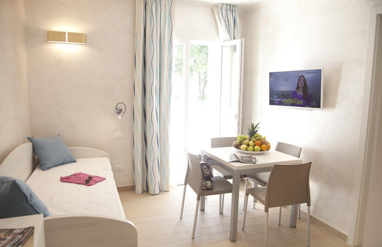 Marina Beach Suite Hotel Римини Экстерьер фото