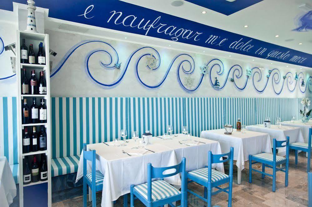 Marina Beach Suite Hotel Римини Экстерьер фото
