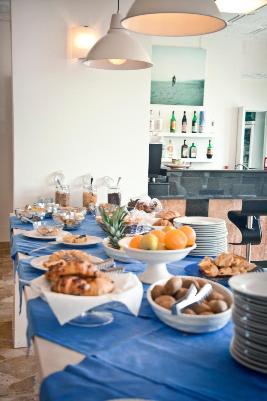 Marina Beach Suite Hotel Римини Экстерьер фото