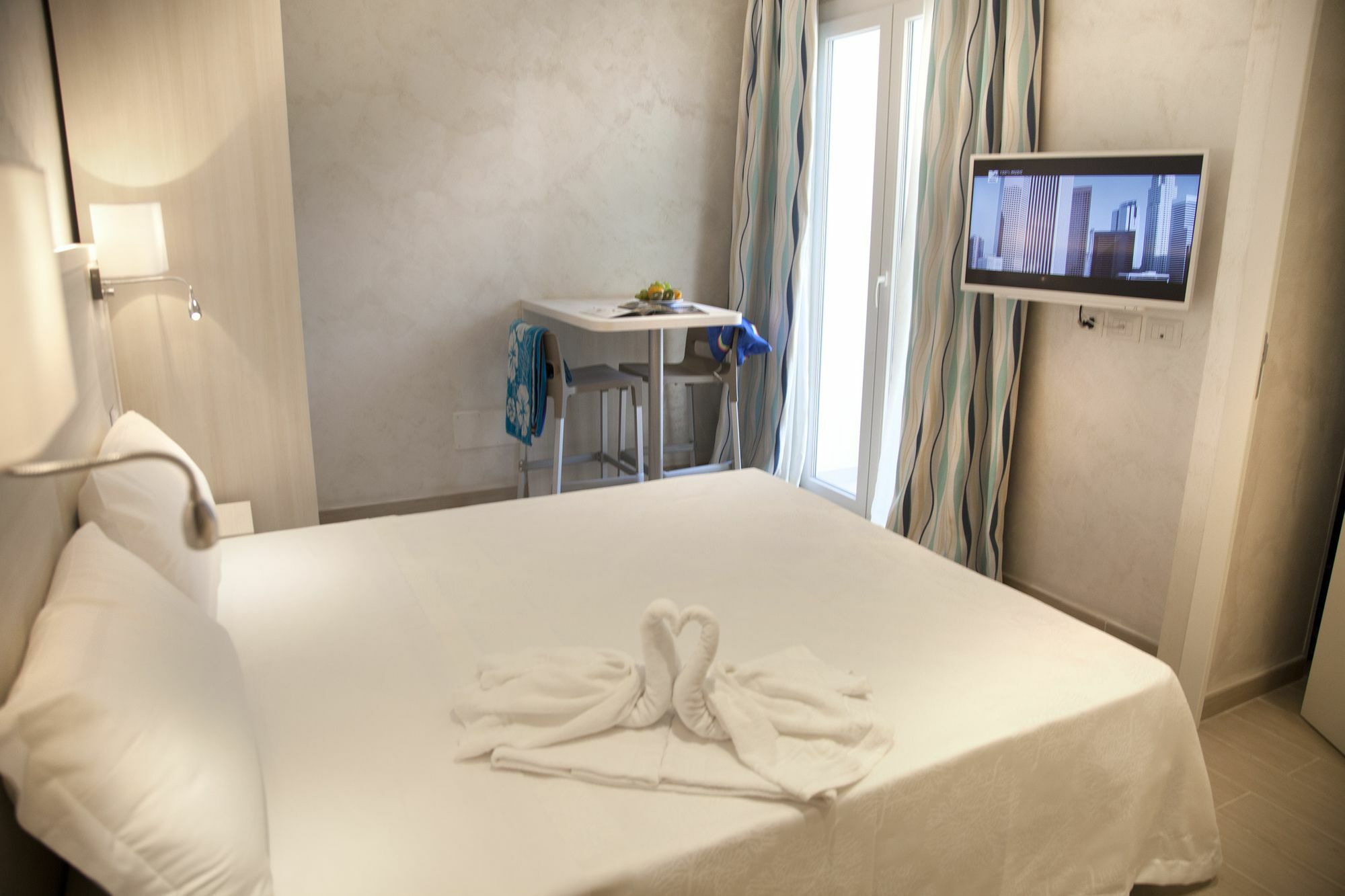 Marina Beach Suite Hotel Римини Экстерьер фото